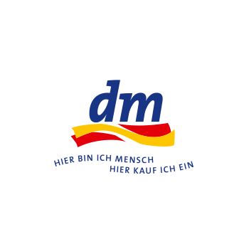 Das offizielle blau-rote Firmenlogo von dm mit dem Slogan „Hier bin ich Mensch, hier kauf ich ein“ auf weißem Hintergrund.