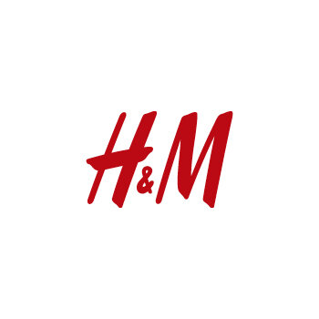 Das weltbekannte, rote H&M-Logo im klassischen Pinselstrich-Design auf weißem Hintergrund.