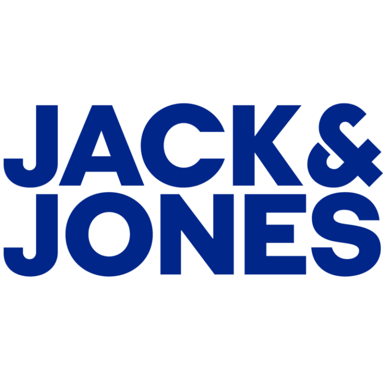 Markanter, dunkelblauer Schriftzug „JACK & JONES“ in Großbuchstaben auf weißem Hintergrund.