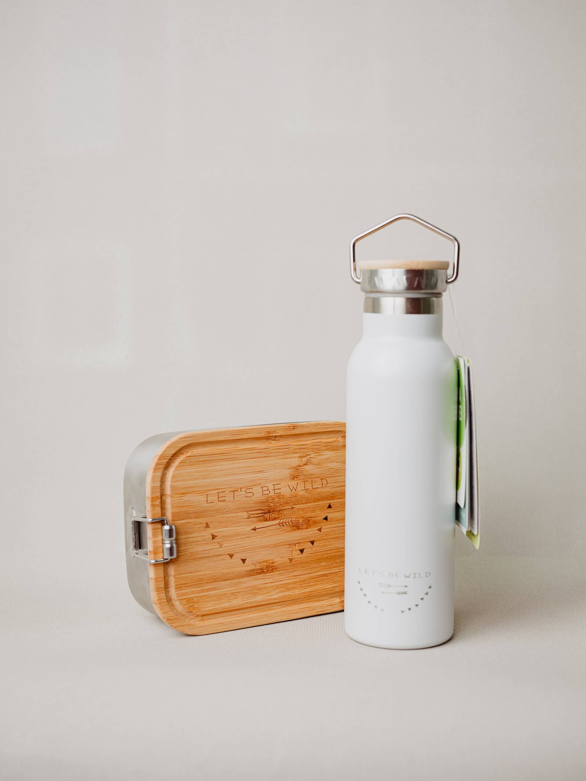 un attimo Photographie / 2020 Trinkflasche, Stifte und Jausenbox für die Schultasche