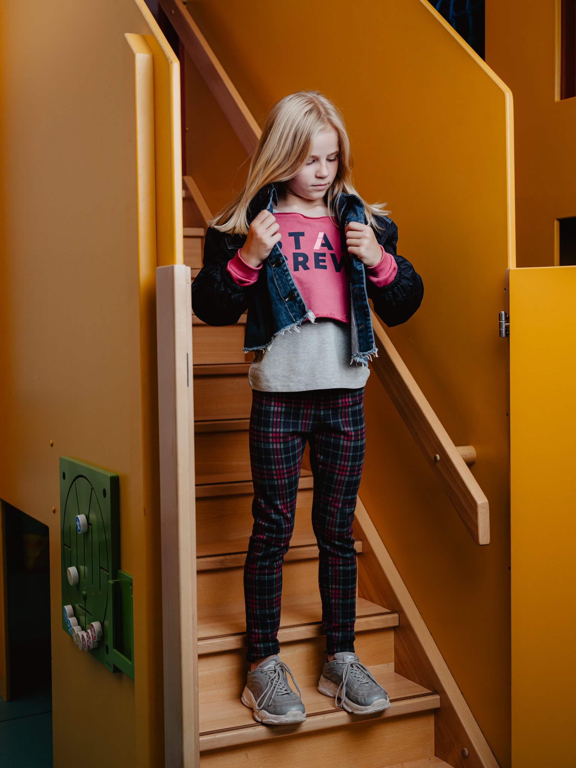 un attimo Photographie / 2020 Lässiges Outfit für den ersten Schultag